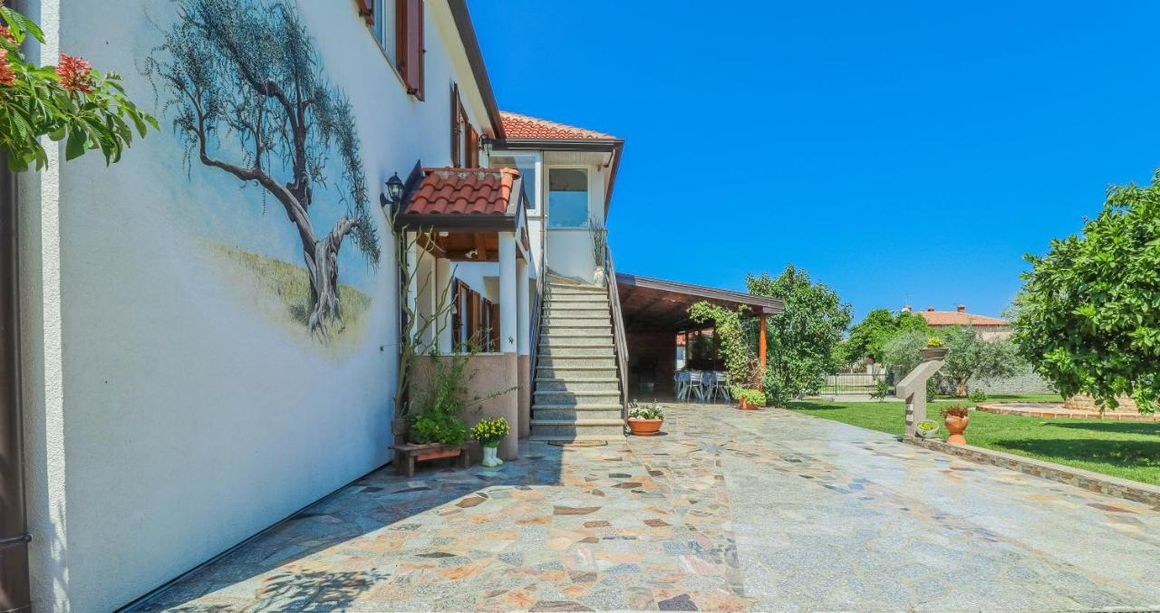 Pension Nina Umago Exterior foto