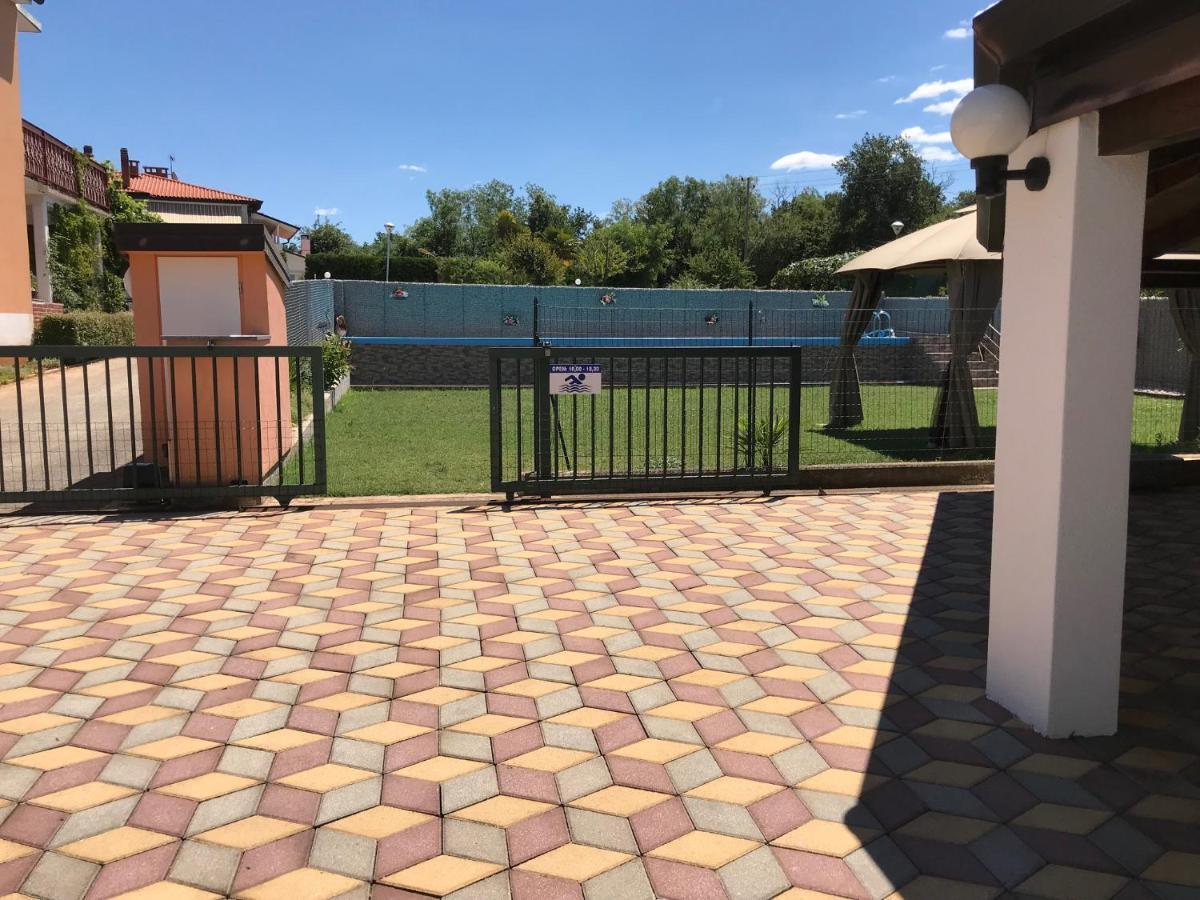 Pension Nina Umago Exterior foto